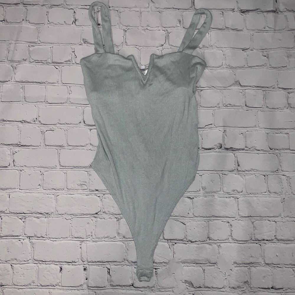 V NECK BODY SUIT